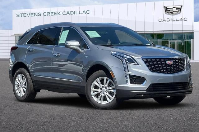 2025 Cadillac XT5 Luxury in Argent Silver Metallic — front three-quarter view